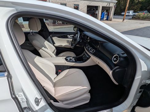 Used 2017 Mercedes-Benz E 300 4MATIC image 27