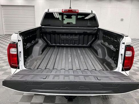 Used 2025 GMC Canyon Denali image 28