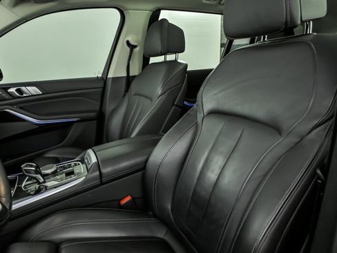 Used 2019 BMW X7 xDrive40i w/ Premium Package AWD/4WD image 19
