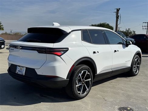 New 2026 Chevrolet Equinox EV LT image 5