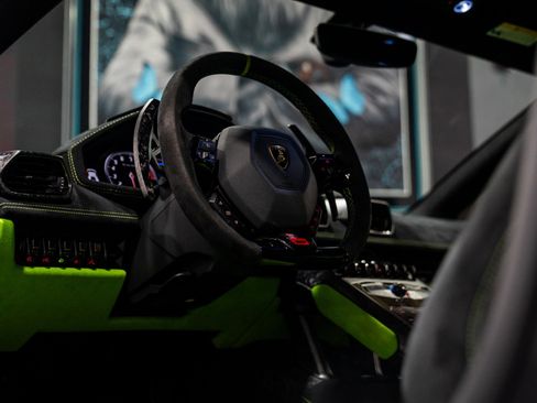 Used 2018 Lamborghini Huracan Performante image 22