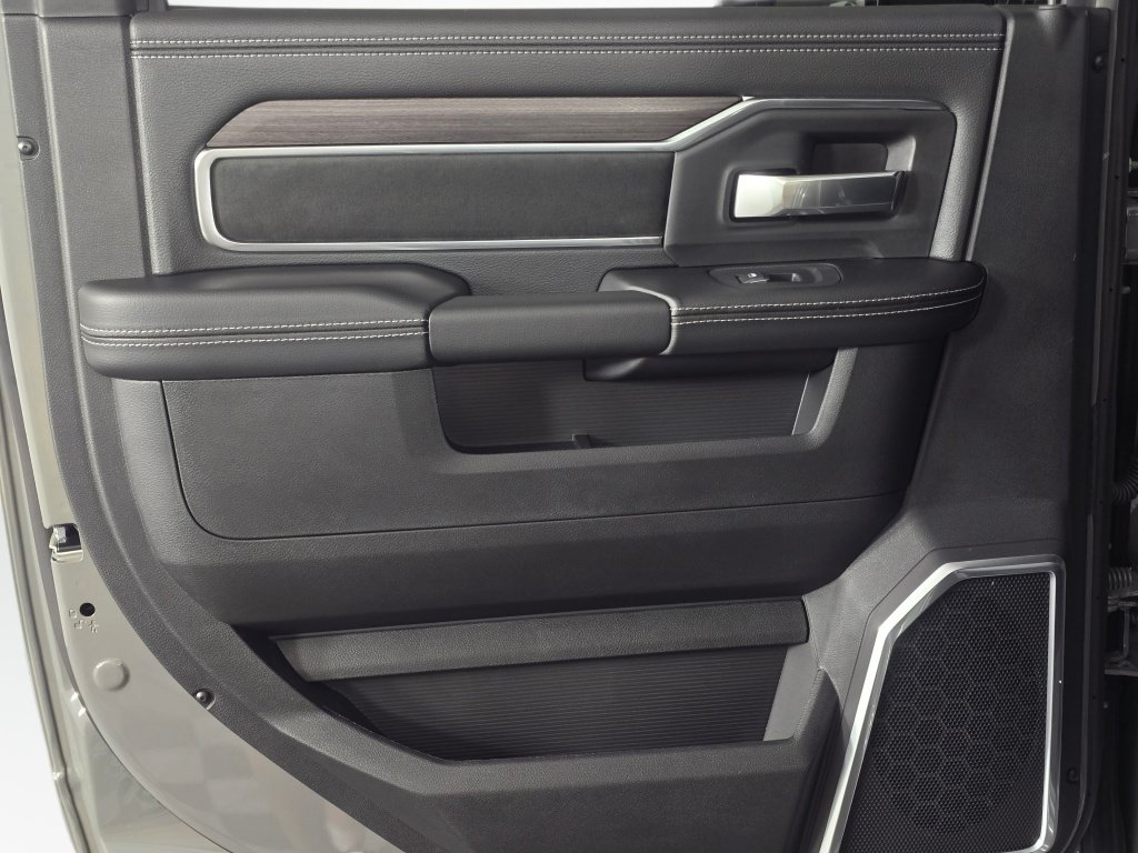 New 2026 RAM 2500 Laramie w/ Night Edition AWD/4WD image 41
