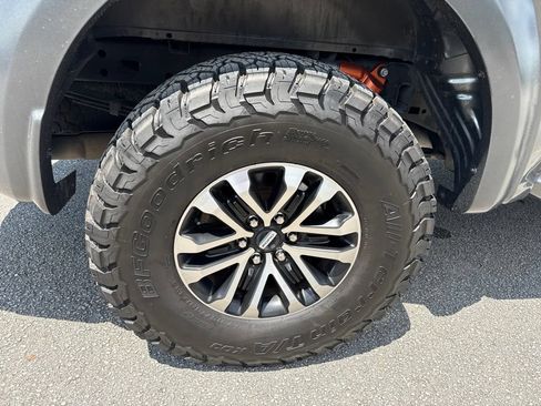 Used 2019 Ford F150 Raptor w/ Equipment Group 802A Luxury AWD/4WD image 37