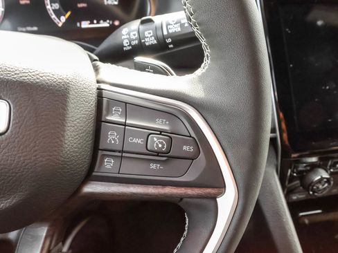 New 2025 Jeep Grand Cherokee Limited w/ Luxury Tech Group II image 26