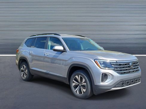 New 2026 Volkswagen Atlas SE image 2