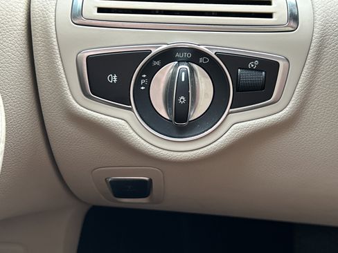 Used 2019 Mercedes-Benz C 300 Sedan image 22