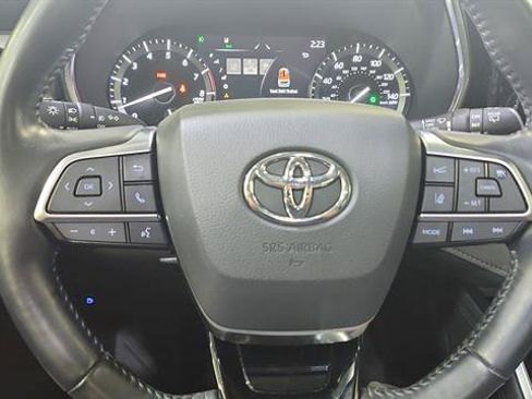 Used 2021 Toyota Highlander Platinum AWD/4WD image 15