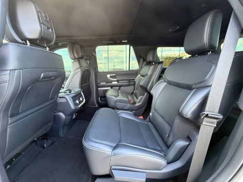 Used 2026 Ford Expedition Platinum w/ Stealth Appearance Package AWD/4WD image 18