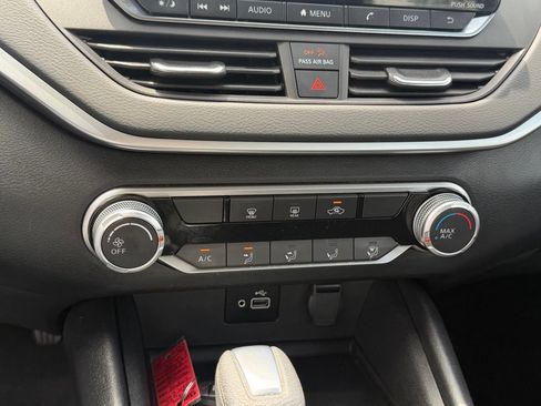 Used 2022 Nissan Altima 2.5 S FWD image 23