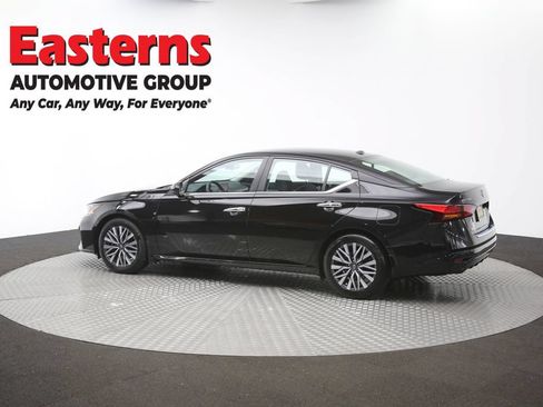 Used 2023 Nissan Altima 2.5 SV FWD image 61