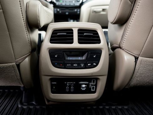 Used 2022 Honda Pilot Elite image 25