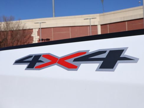 Used 2025 Chevrolet Silverado 1500 LT image 6