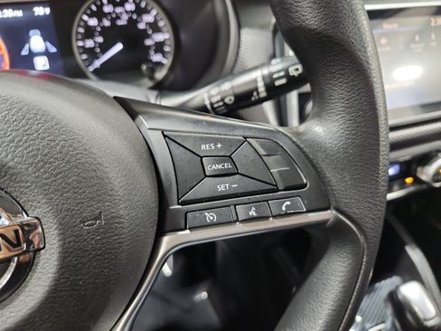 Used 2019 Nissan Kicks SV FWD image 20