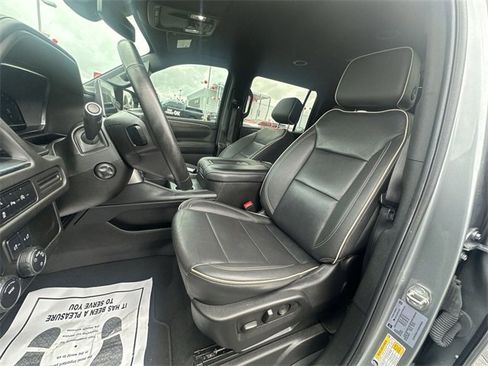 Used 2024 Chevrolet Suburban Premier image 13