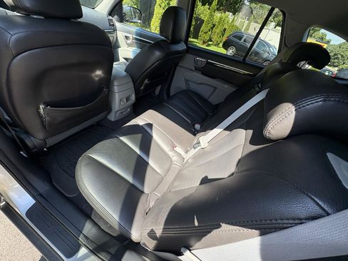 Used 2009 Hyundai Santa Fe GLS FWD image 9