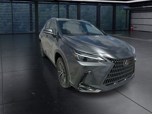 Used 2025 Lexus NX 250 FWD w/ Accessory Package (Z2) image 2