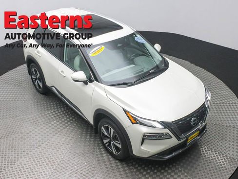 Used 2023 Nissan Rogue SL w/ SL Premium Package image 3