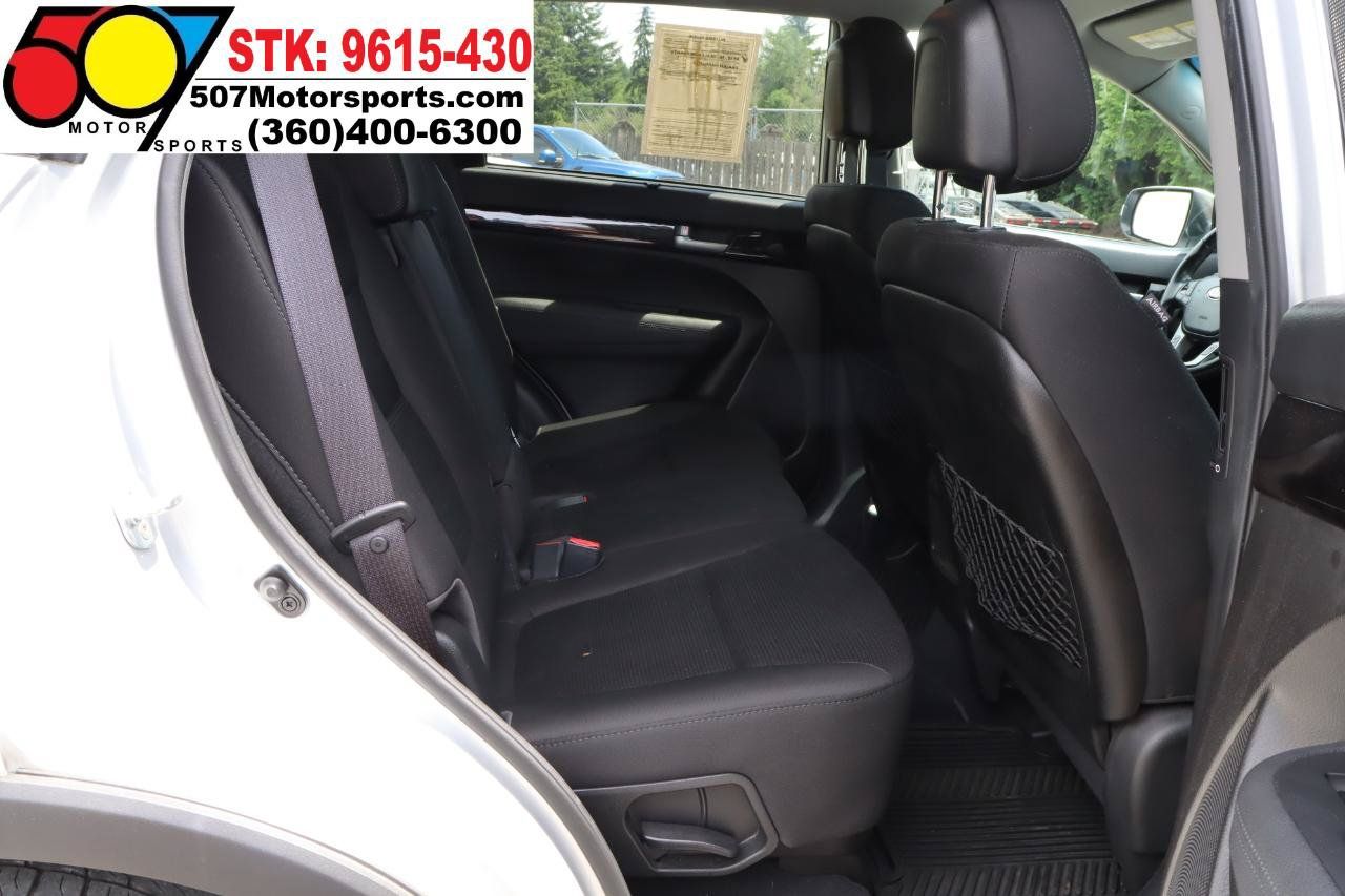 Used 2015 Kia Sorento LX AWD/4WD image 14