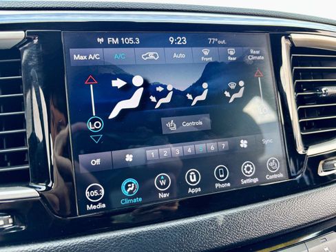 Used 2020 Chrysler Pacifica Touring-L AWD/4WD image 28