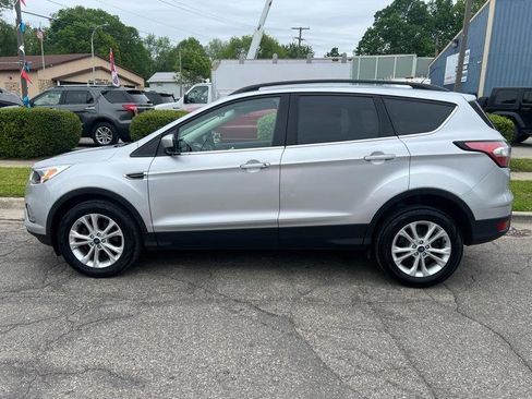 Used 2018 Ford Escape SE FWD image 5