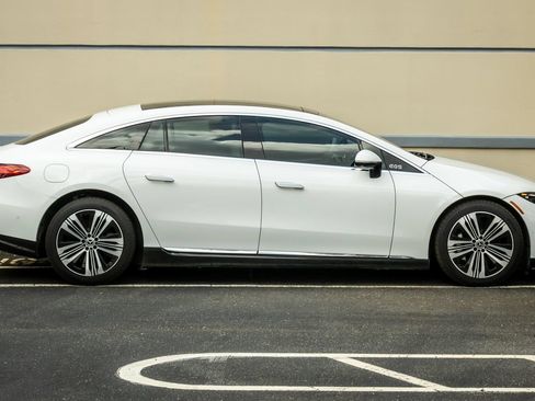 Used 2022 Mercedes-Benz EQS 450+ Sedan image 9