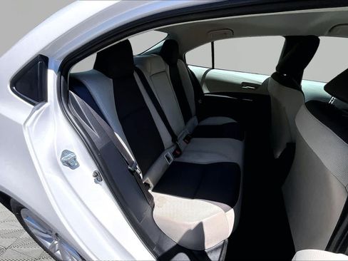 Used 2024 Toyota Corolla LE w/ LE Convenience Package FWD image 19