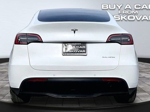 Used 2022 Tesla Model Y Long Range AWD/4WD image 4