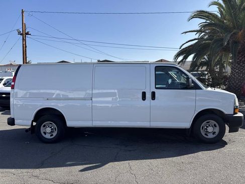 Used 2019 Chevrolet Express 3500 Extended w/ Driver Convenience Package image 7