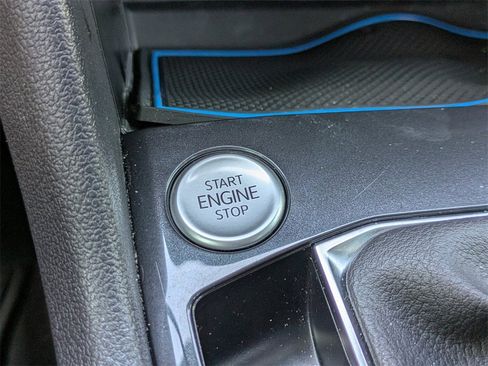 Used 2023 Volkswagen Tiguan SEL R-Line image 25