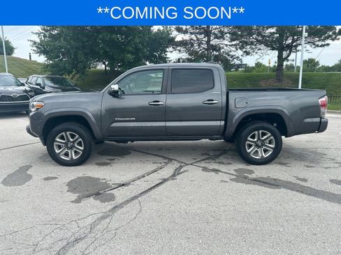 Used 2019 Toyota Tacoma Limited AWD/4WD image 8