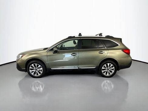 Used 2019 Subaru Outback 3.6R Touring w/ Popular Package #3A AWD/4WD image 2