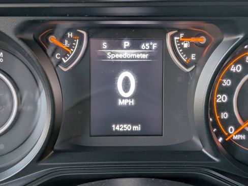 Used 2025 Jeep Wrangler Sport S image 28