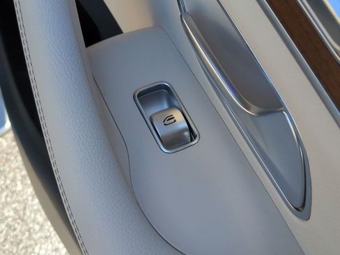 Used 2024 Mercedes-Benz GLE 350 4MATIC image 39