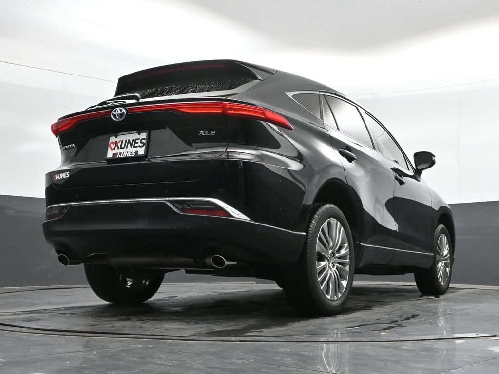Used 2024 Toyota Venza XLE AWD/4WD image 39