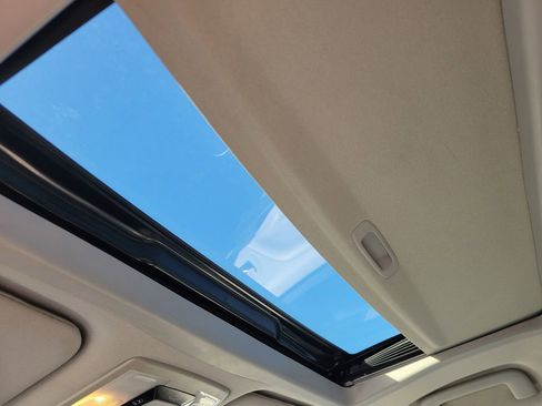 Used 2016 Toyota Sienna XLE w/ XLE Navigation Package image 30