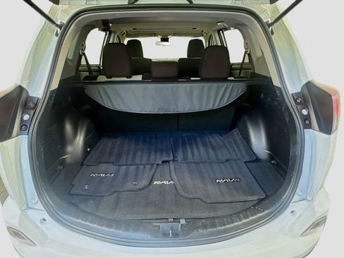 Used 2017 Toyota RAV4 XLE w/ Carpet Mat Package AWD/4WD image 28
