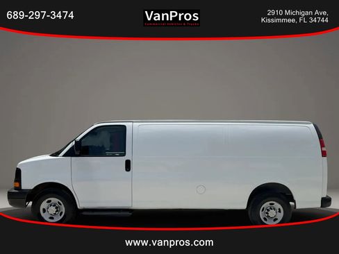 Used 2014 Chevrolet Express 3500 Extended RWD image 2