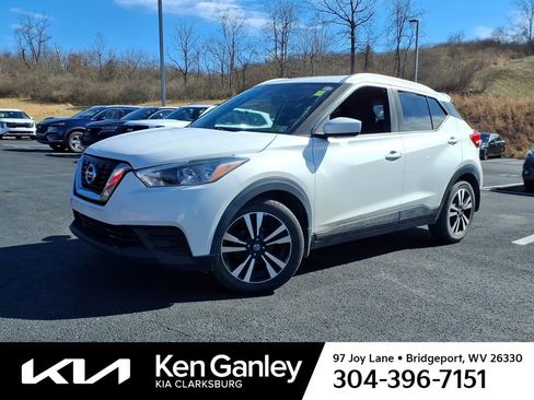 Used 2018 Nissan Kicks SV image 3