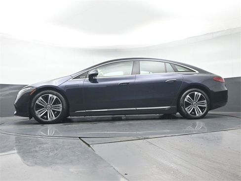 Used 2022 Mercedes-Benz EQS 580 4MATIC Sedan image 33