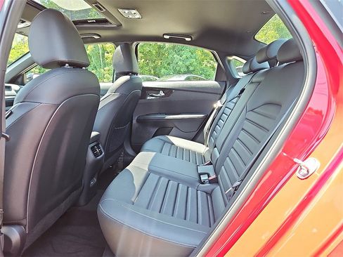 Used 2024 Kia Forte GT-Line w/ GT-Line Premium Package image 11