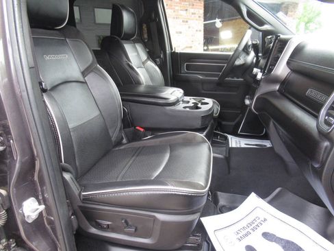 Used 2025 RAM 2500 Laramie AWD/4WD image 8