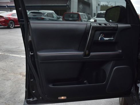 Used 2021 Toyota 4Runner Venture w/ Moonroof Package image 12