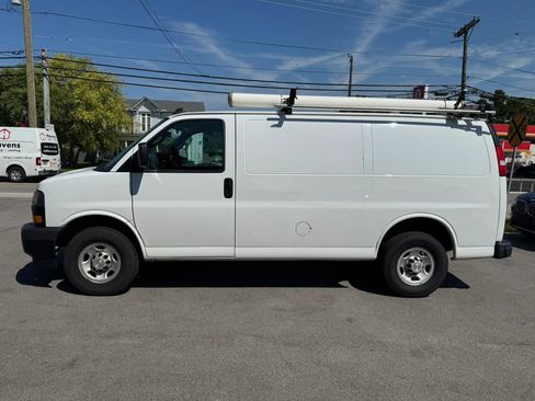 Used 2020 Chevrolet Express 2500 w/ Safety Package RWD image 7