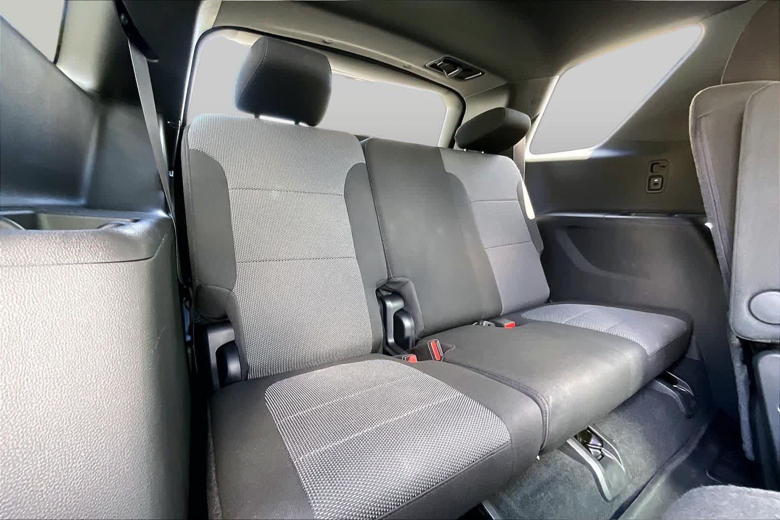 Used 2023 Chevrolet Traverse LT FWD image 27