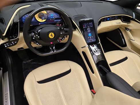 Used 2024 Ferrari Roma Spider RWD image 20