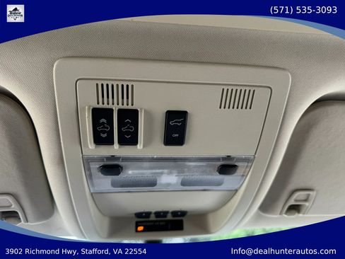 Used 2011 Cadillac Escalade ESV Platinum AWD/4WD image 28