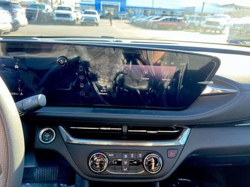 New 2025 Buick Envista Preferred w/ Convenience II Package image 32