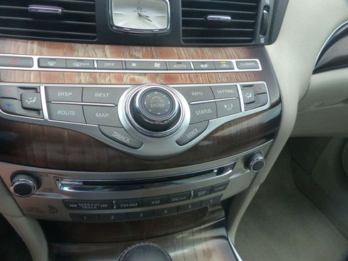 Used 2011 INFINITI M37 w/ Deluxe Touring Pkg RWD image 22
