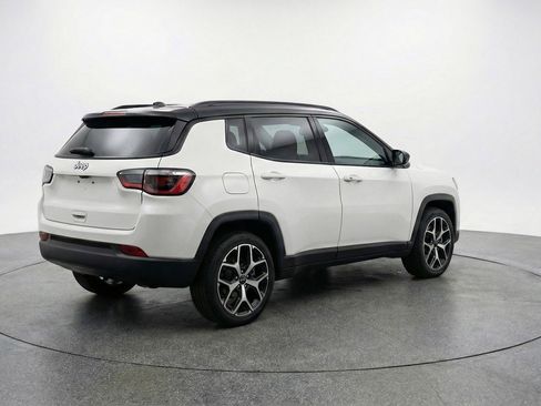 Used 2025 Jeep Compass Limited AWD/4WD image 7
