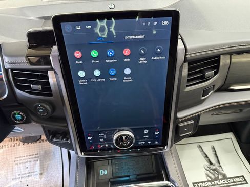 Certified 2023 Ford Expedition Platinum image 5